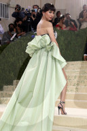PEOPLE - Stars in Design-Kleidern an der Met-Gala in NYC