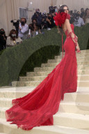 PEOPLE - Stars in Design-Kleidern an der Met-Gala in NYC (weitere Bilder)