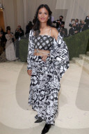 PEOPLE - Stars in Design-Kleidern an der Met-Gala in NYC (weitere Bilder)