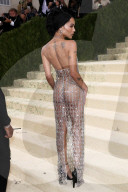PEOPLE - Stars in Design-Kleidern an der Met-Gala in NYC (weitere Bilder)