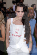 PEOPLE - Stars in Design-Kleidern an der Met-Gala in NYC (weitere Bilder)