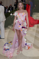 PEOPLE - Stars in Design-Kleidern an der Met-Gala in NYC (weitere Bilder)