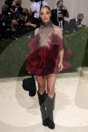 PEOPLE - Stars in Design-Kleidern an der Met-Gala in NYC (weitere Bilder)