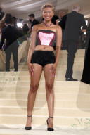 PEOPLE - Stars in Design-Kleidern an der Met-Gala in NYC (weitere Bilder)