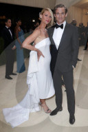 PEOPLE - Stars in Design-Kleidern an der Met-Gala in NYC (weitere Bilder)