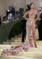 PEOPLE - Stars in Design-Kleidern an der Met-Gala in NYC (weitere Bilder)