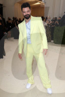 PEOPLE - Stars in Design-Kleidern an der Met-Gala in NYC (weitere Bilder)