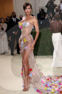 PEOPLE - Stars in Design-Kleidern an der Met-Gala in NYC (weitere Bilder)
