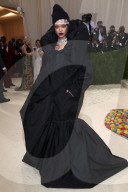 PEOPLE - Stars in Design-Kleidern an der Met-Gala in NYC (weitere Bilder)
