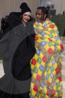 PEOPLE - Stars in Design-Kleidern an der Met-Gala in NYC (weitere Bilder)