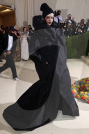 PEOPLE - Stars in Design-Kleidern an der Met-Gala in NYC (weitere Bilder)