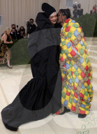 PEOPLE - Stars in Design-Kleidern an der Met-Gala in NYC (weitere Bilder)