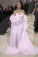 PEOPLE - Stars in Design-Kleidern an der Met-Gala in NYC (weitere Bilder)
