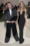 PEOPLE - Stars in Design-Kleidern an der Met-Gala in NYC (weitere Bilder)