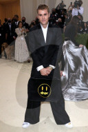 PEOPLE - Stars in Design-Kleidern an der Met-Gala in NYC (weitere Bilder)