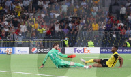 FUSSBALL - Young Boys siegen gegen Manchester United in Bern