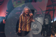 Robert Plant; Robert Plant & the Sensational Space Shifters; Juldeh Camara; Skin Tyson; Justin Adams; John Baggott; Billy Fuller; Dave Smith; Bataclan; Paris; 22 06 2014; photo: Roy Letayf