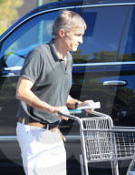 PREMIUM EXCLUSIVE Olivier Martinez Makes A Grocery Run At Bristol Farms