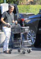 PREMIUM EXCLUSIVE Olivier Martinez Makes A Grocery Run At Bristol Farms