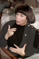 Mireille Mathieu , chanteuse
