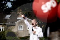 NEWS - Bundestagswahl 2021: SPD Kanzlerkandidat auf Wahlkampftour in Koeln Bickendorf