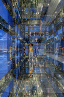 FEATURE - Aussichtsplattform mit Glasböden auf dem One Vanderbilt Building in New York