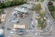 NEWS - UK: Warteschlangen vor Tankstellen