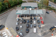 NEWS - UK: Warteschlangen vor Tankstellen