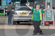 NEWS - UK: Warteschlangen vor Tankstellen