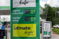 NEWS - UK: Warteschlangen vor Tankstellen