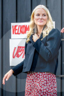 ROYALS -  Prinzessin Mette Marit und Kronprinz Haakon besuchen die norwegische Provinz Viken 
