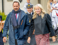 ROYALS -  Prinzessin Mette Marit und Kronprinz Haakon besuchen die norwegische Provinz Viken 