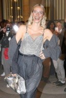 PEOPLE - Promis bei Isabel Marant Modenschau in Paris