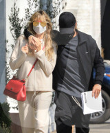 Heidi Klum And Tom Kaulitz Pack On The PDA During WeHo Shopping Trip