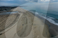 NEWS - Ölverschmutzung am Strand in Huntington Beach, Kalifornien
