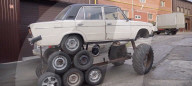 FEATURE - Altes Lada-Auto wird zum 14-Rad-Monster