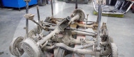 FEATURE - Altes Lada-Auto wird zum 14-Rad-Monster