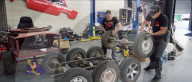 FEATURE - Altes Lada-Auto wird zum 14-Rad-Monster