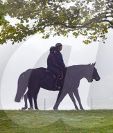 ROYALS - Prinz Andrew beim Ausritt morgens im Park von Schloss Windsor