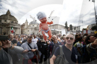 NEWS - Coronavirus: No Green Pass Proteste in Rom