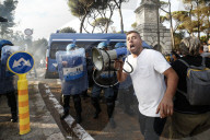 NEWS - Coronavirus: No Green Pass Proteste in Rom
