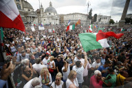 NEWS - Coronavirus: No Green Pass Proteste in Rom
