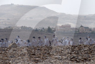 FEATURE -  Künstler Spencer Tunick fotografiert 200 nackte Menschen in der israelischen Wüste
