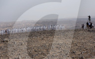 FEATURE -  Künstler Spencer Tunick fotografiert 200 nackte Menschen in der israelischen Wüste