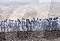 FEATURE -  Künstler Spencer Tunick fotografiert 200 nackte Menschen in der israelischen Wüste
