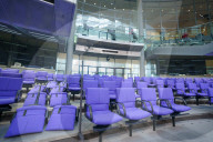 NEWS - Deutscher Bundestag: Herrichtung des Plenarsaals für die 20. Legislaturperiode