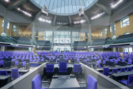 NEWS - Deutscher Bundestag: Herrichtung des Plenarsaals für die 20. Legislaturperiode