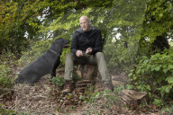 Down in the woods with top truffle dealer Ö and his dog