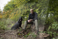 Down in the woods with top truffle dealer Ö and his dog