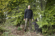 Down in the woods with top truffle dealer Ö and his dog